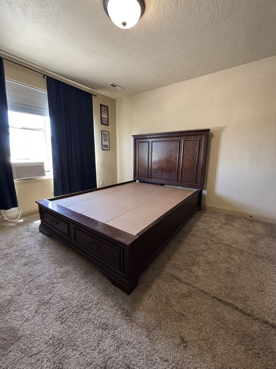 Main image 3