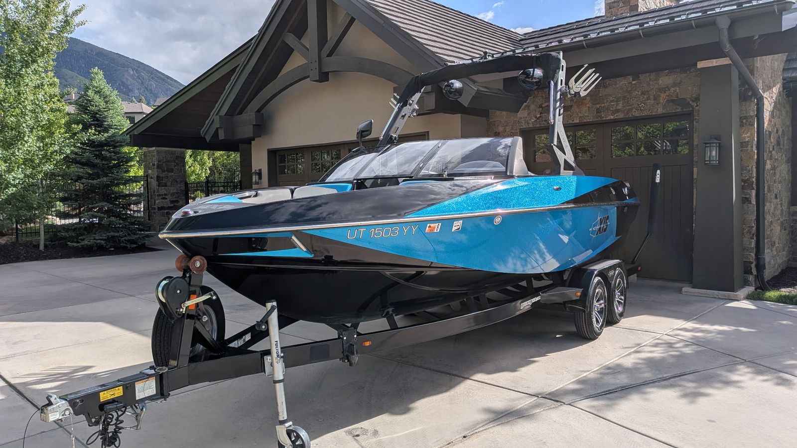 2015 Axis T22 – Only 420 Hrs – Immaculate Condition – Fully Loaded & Surf Ready