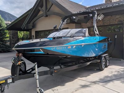 2015 Axis T22 – Only 420 Hrs – Immaculate Condition – Fully Loaded & Surf Ready