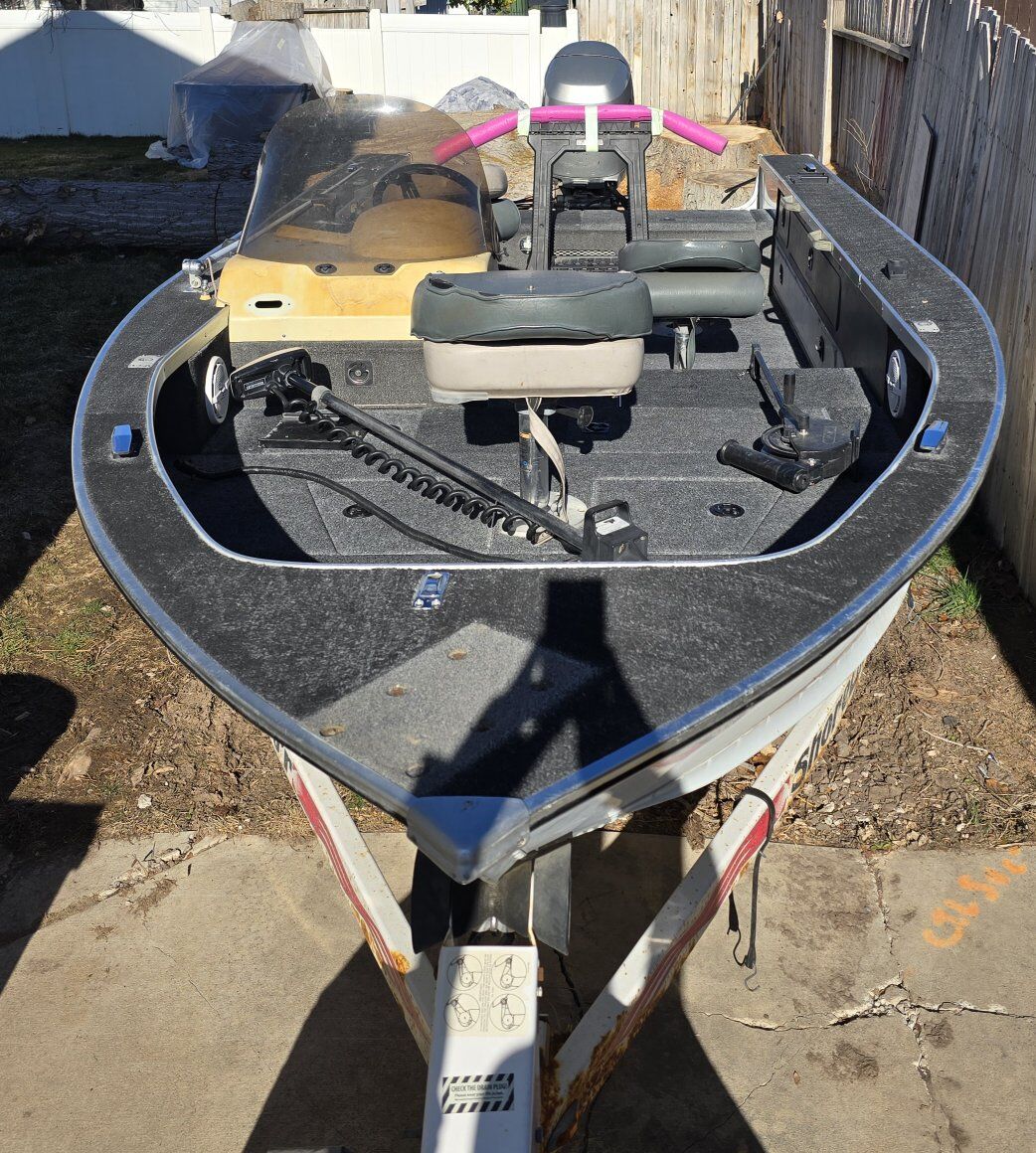 98 Marathon (Alumacraft) 18ft Fishing boat