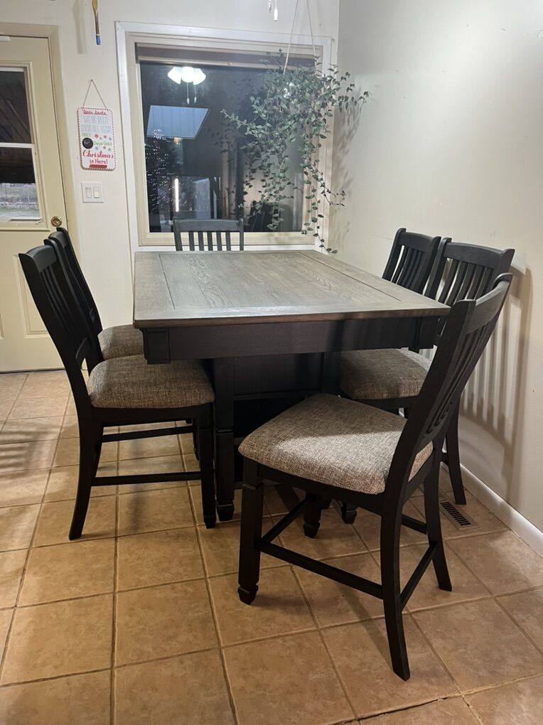 Brand New Dinning Set