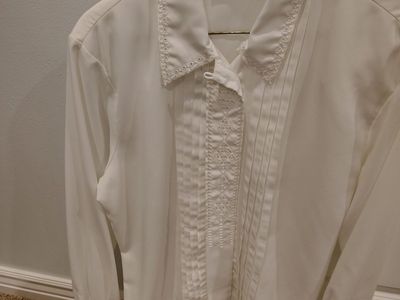 Size 12 white dressy blouse