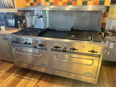 Castle 72" Commercial Range with 4 Burners, 24" Griddle, 24" Grill & Double Ovens