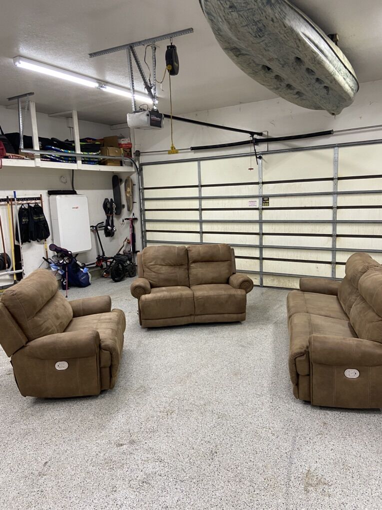 Living Room Set (electric Reclining)