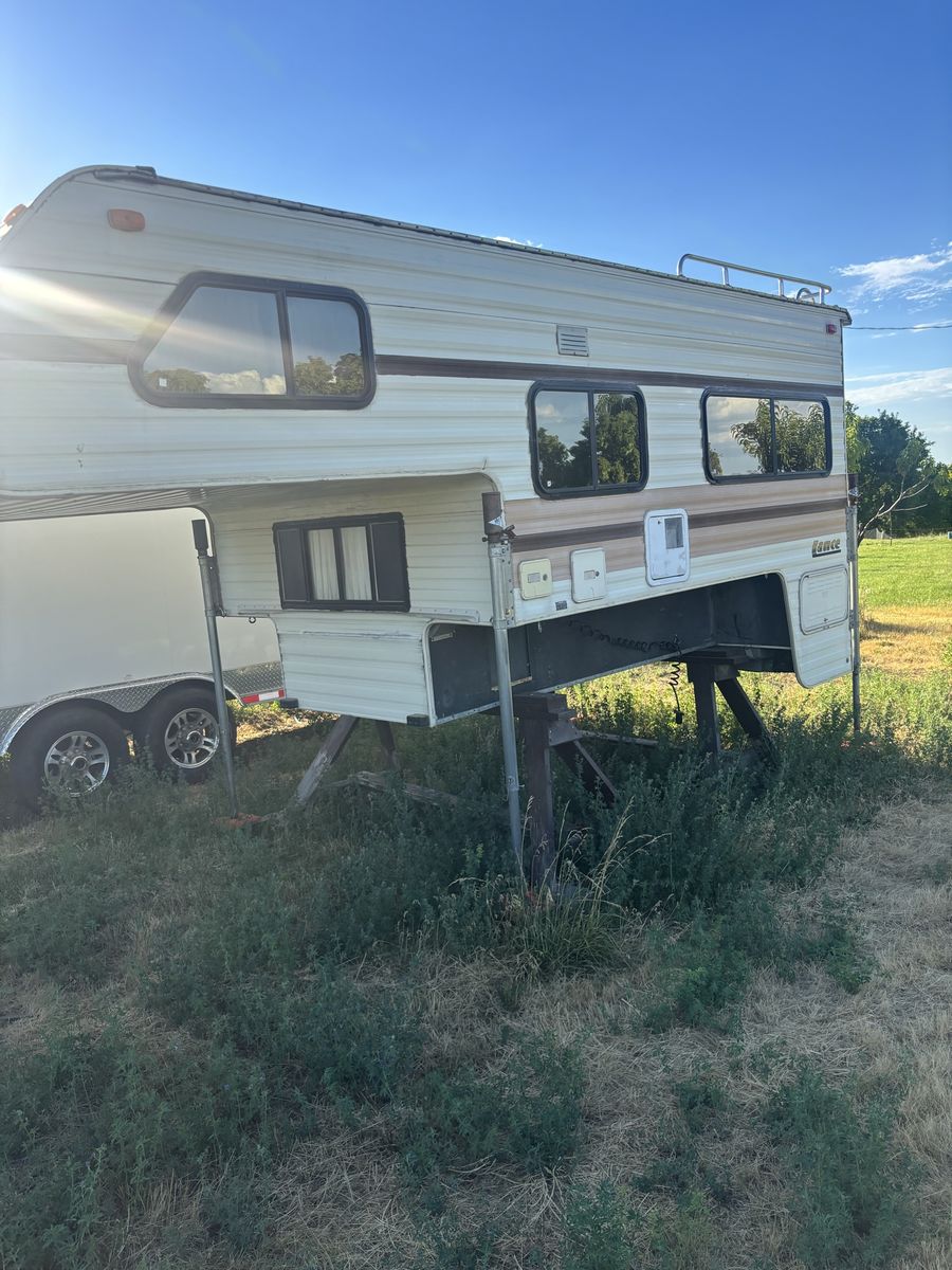 89 lance truck camper