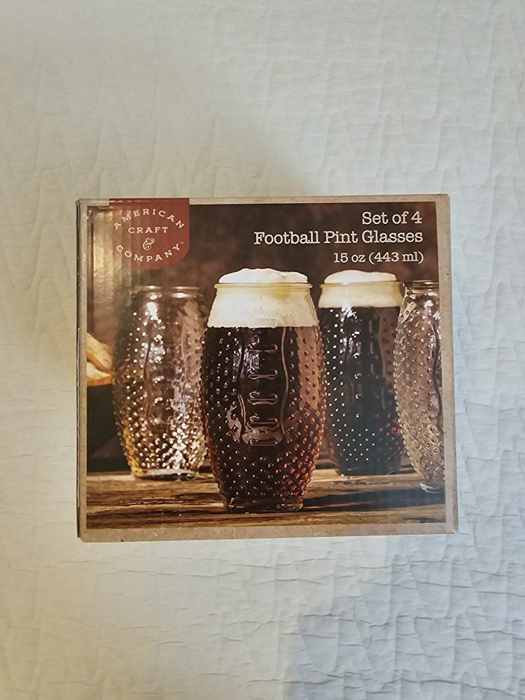 4 15oz Football Pint Glasses