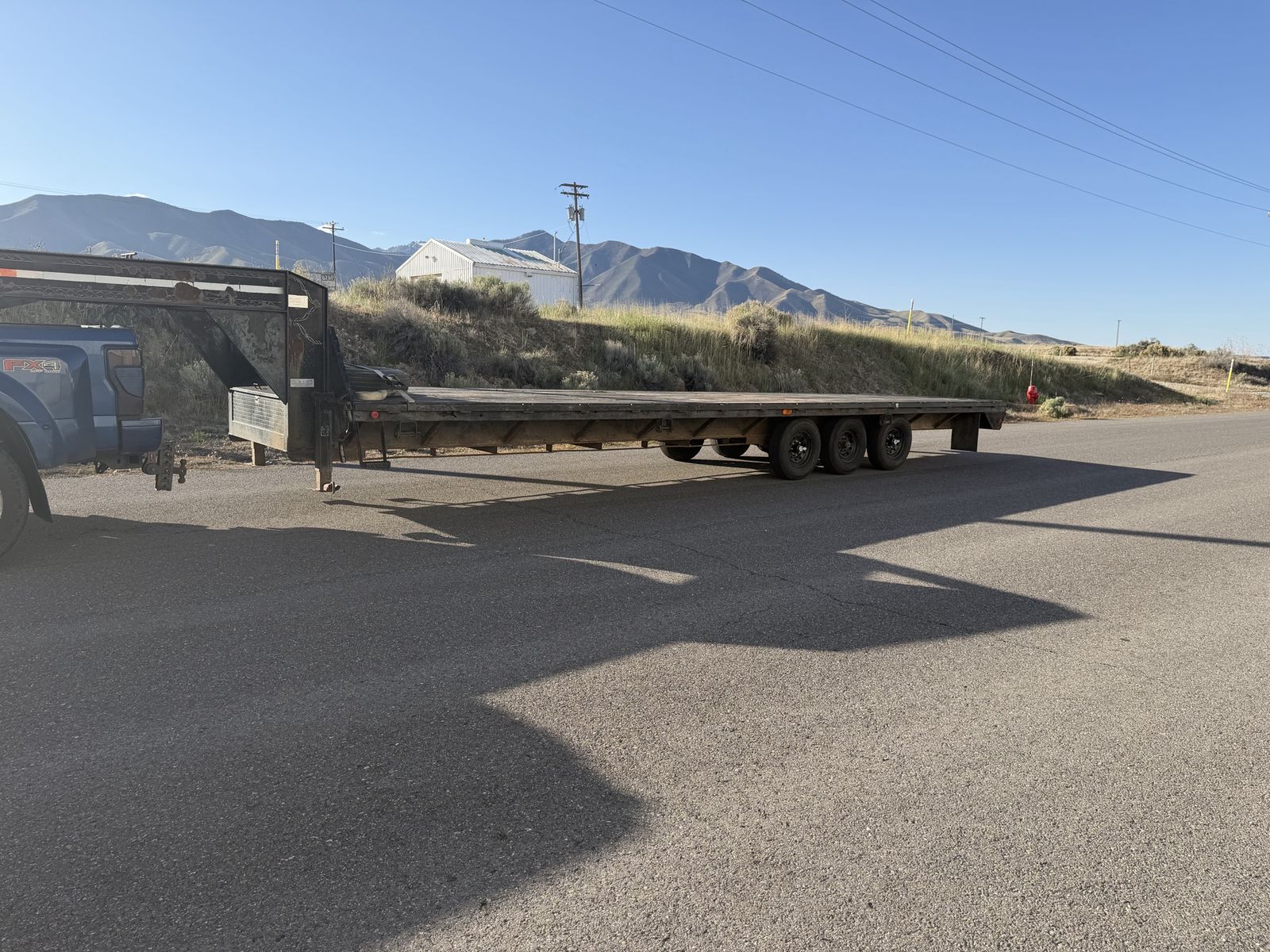 32 triple axle gooseneck trailer