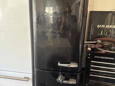 SMEG FAB32ULBL3 2-Door Bottom Freezer Refrigerator in Black, Free-Standing, Made in Italy