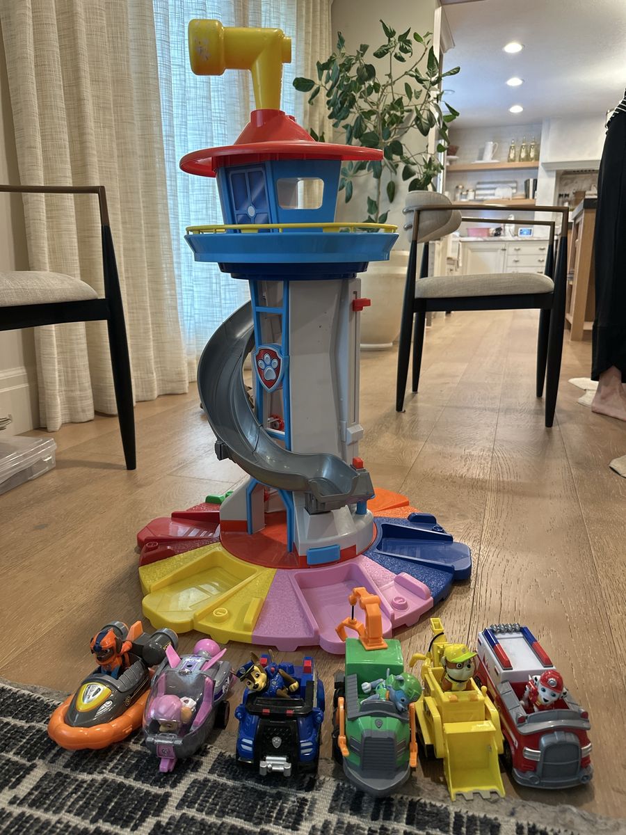 PAW Patrol My Size Lookout Tower with Vehicles and Figures