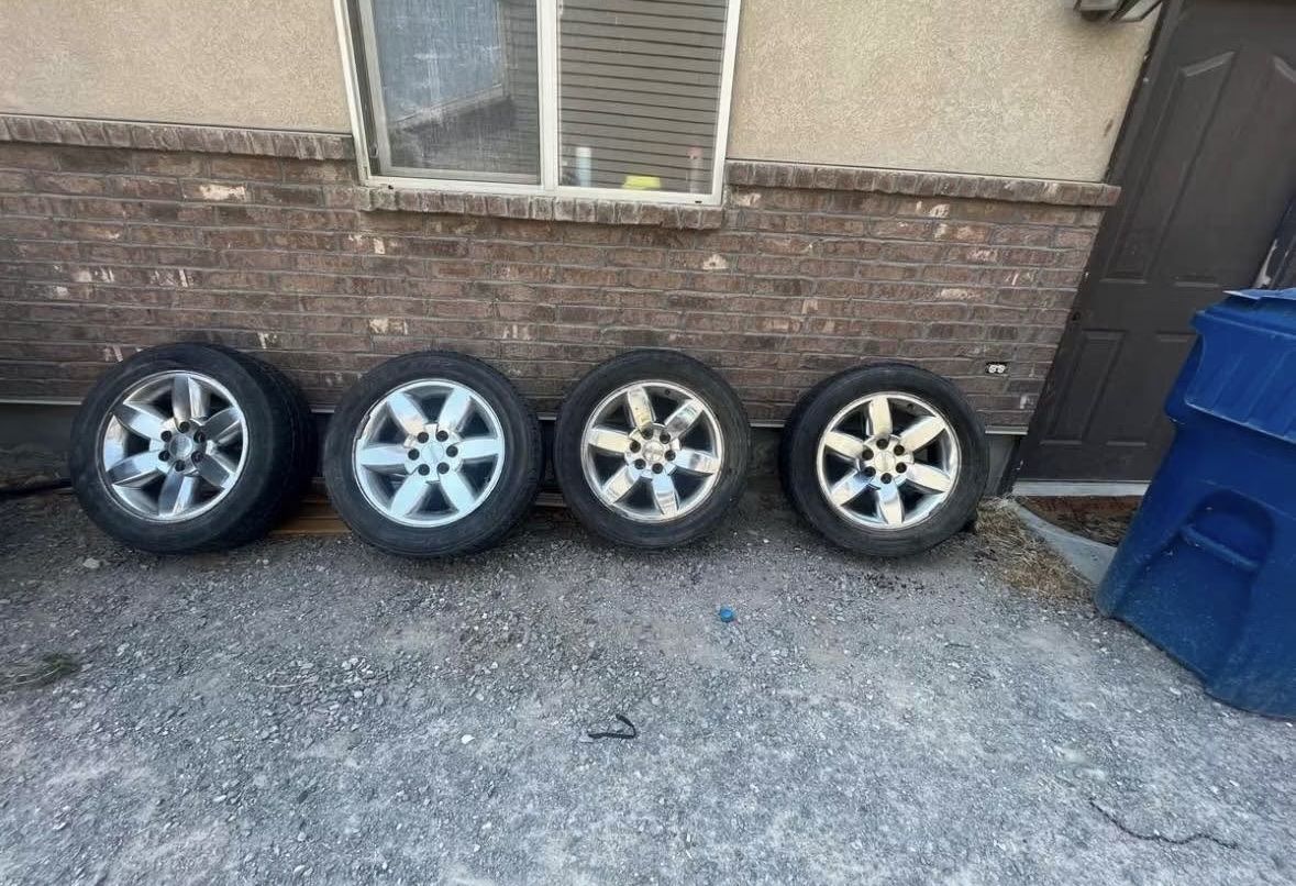 Set of 4 Chrome Alloy Wheels and Tires
