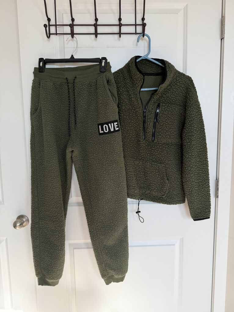 No Boundaries Juniors Size M(7-9) Fits Women S – M