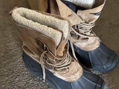 Mens 11 snowshoes