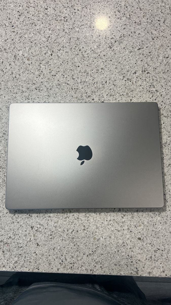 MacBook Pro 16” M1 Pro | 32GB RAM | 1TB SSD | 90% Battery | $900