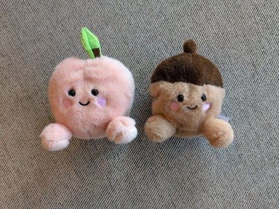 Two Palm Pals - Peach and Acorn