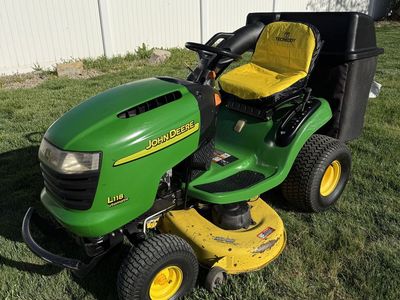 John Deere L118 Automatic