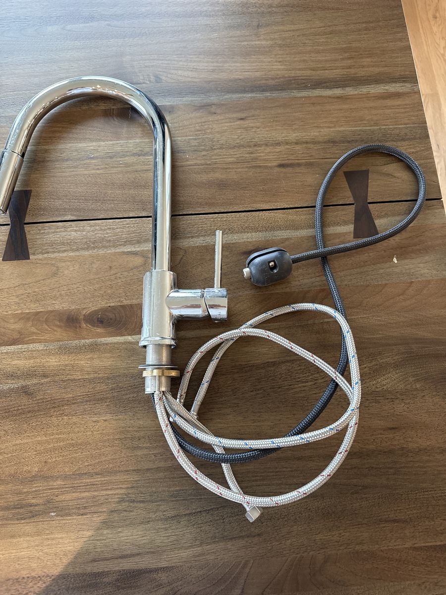 Kitchen faucet
