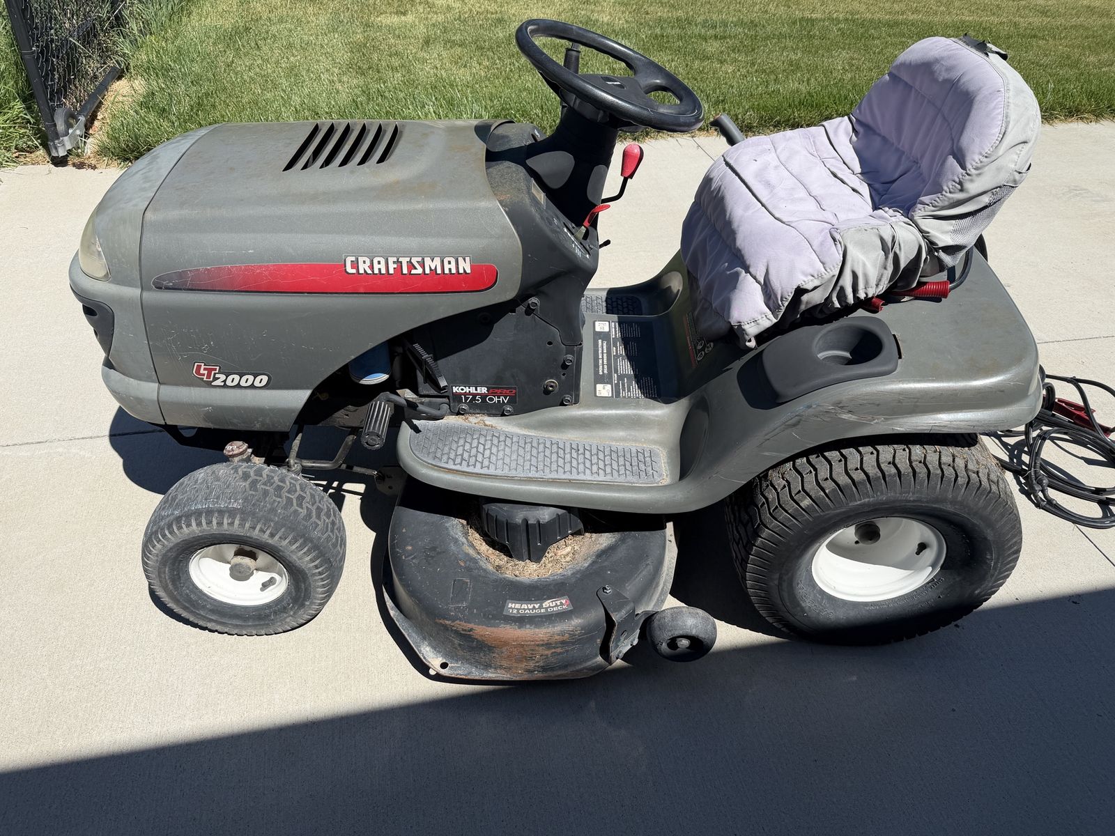 Craftsman LT200 Riding mower (parts only).