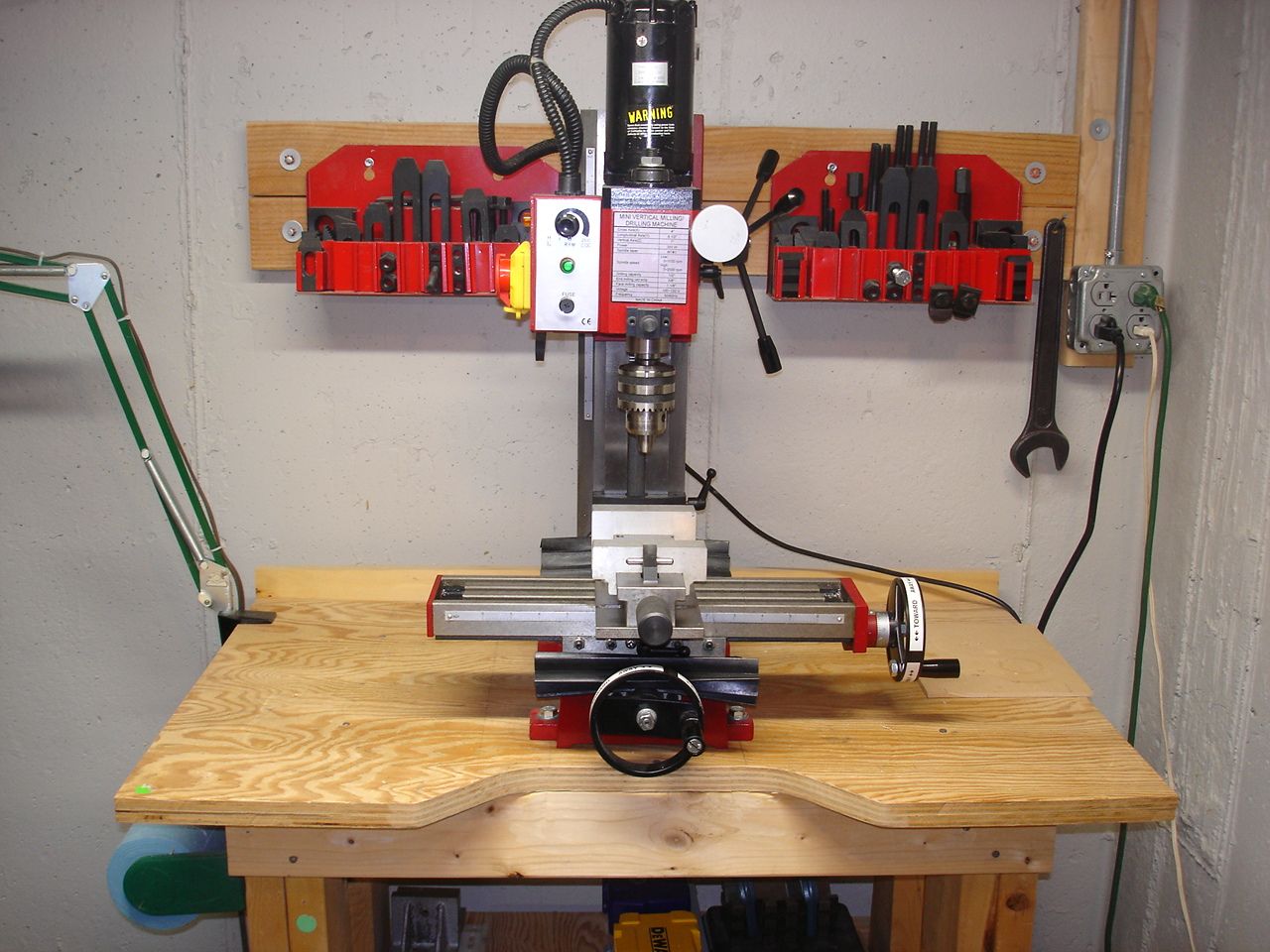 Like-New Milling Machine with Tools and Accessories