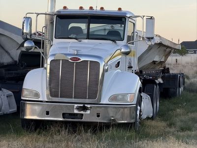 Dump truck 2008 Peterbilt with 4 axle side