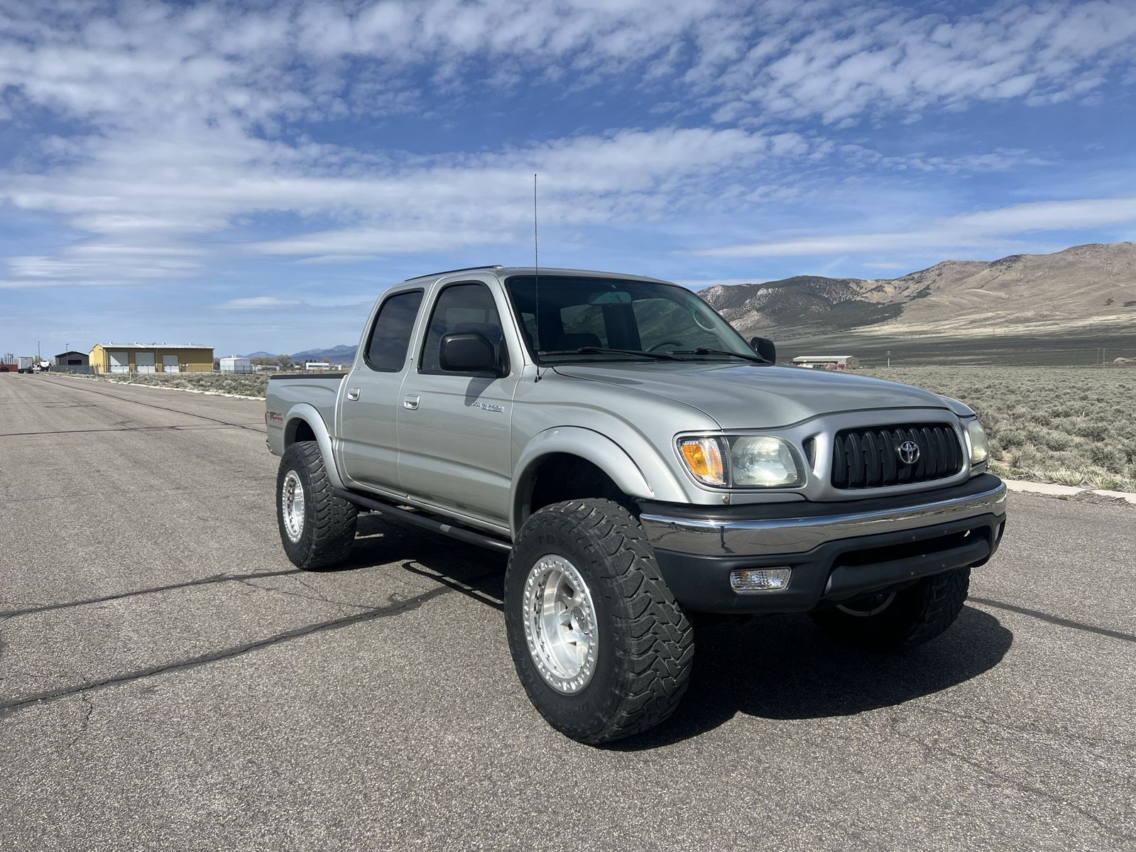 2004 TOYOTA TACOMA SR5
