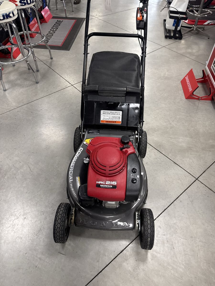 Honda HRC216HXA commercial lawnmower