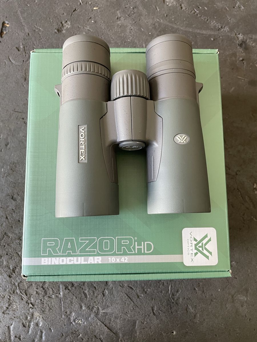 Vortex Razor HD 10x42 Binoculars with Original Box