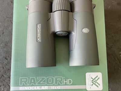 Vortex Razor HD 10x42 Binoculars with Original Box