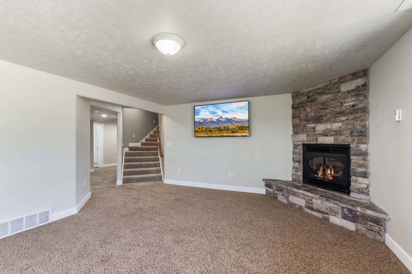 Main image 29