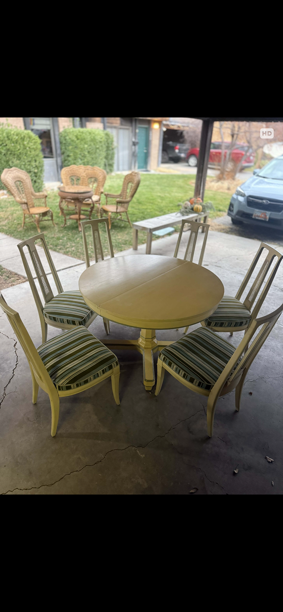 VINTAGE DINING TABLE DREXEL with 6 CHAIRS
