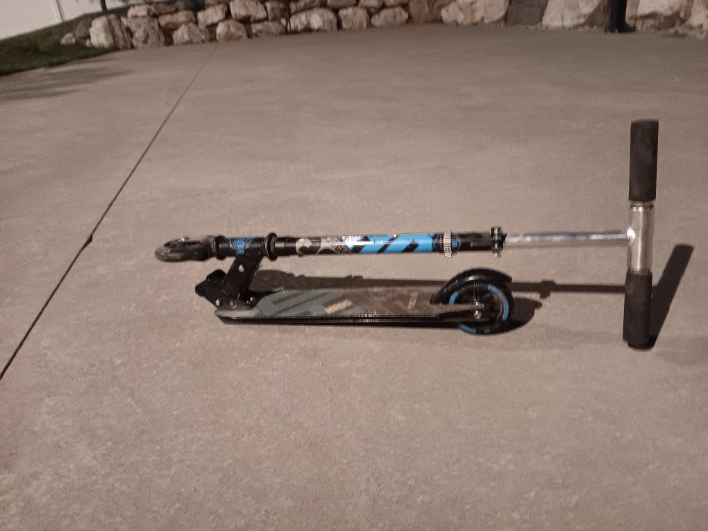 3-Scooter Kid’s Bundle – Madd Gear, Razor, & Pulse