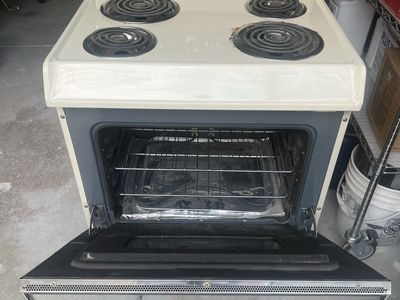 Kenmore Electric Stove & Range - Bisque/Off-White