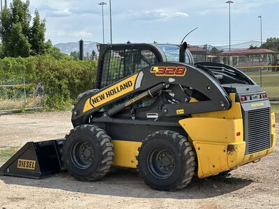 NEW HOLLAND L328 BOBCAT SKIDSTEER * ONLY 1590 Hrs * MAKE OFFER