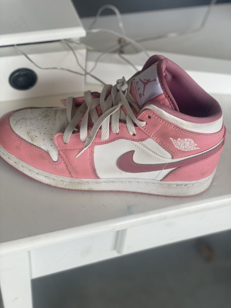 Nike High Top Size 7