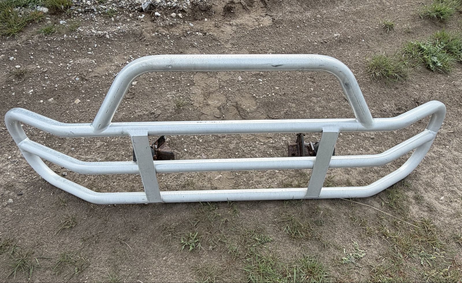 Semi bumper/grill guard