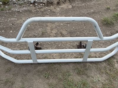 Semi bumper/grill guard