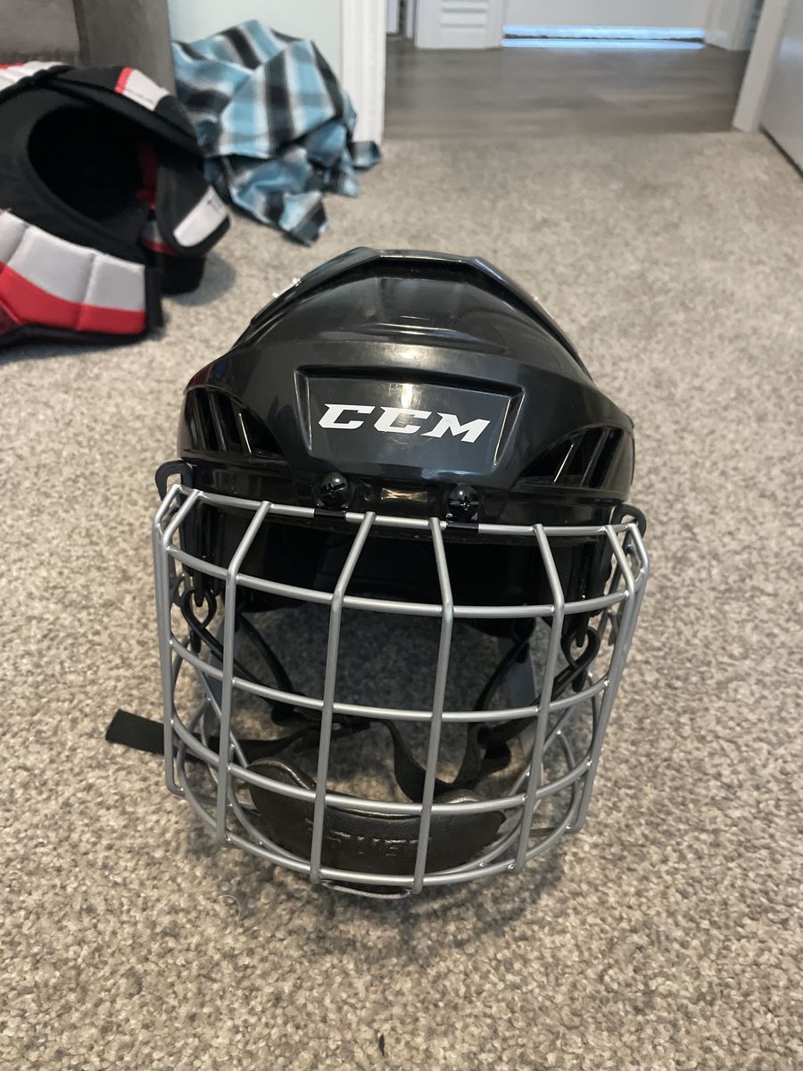 CCM Hockey Helmet w/ Medium Bauer Cage, Senior Medium