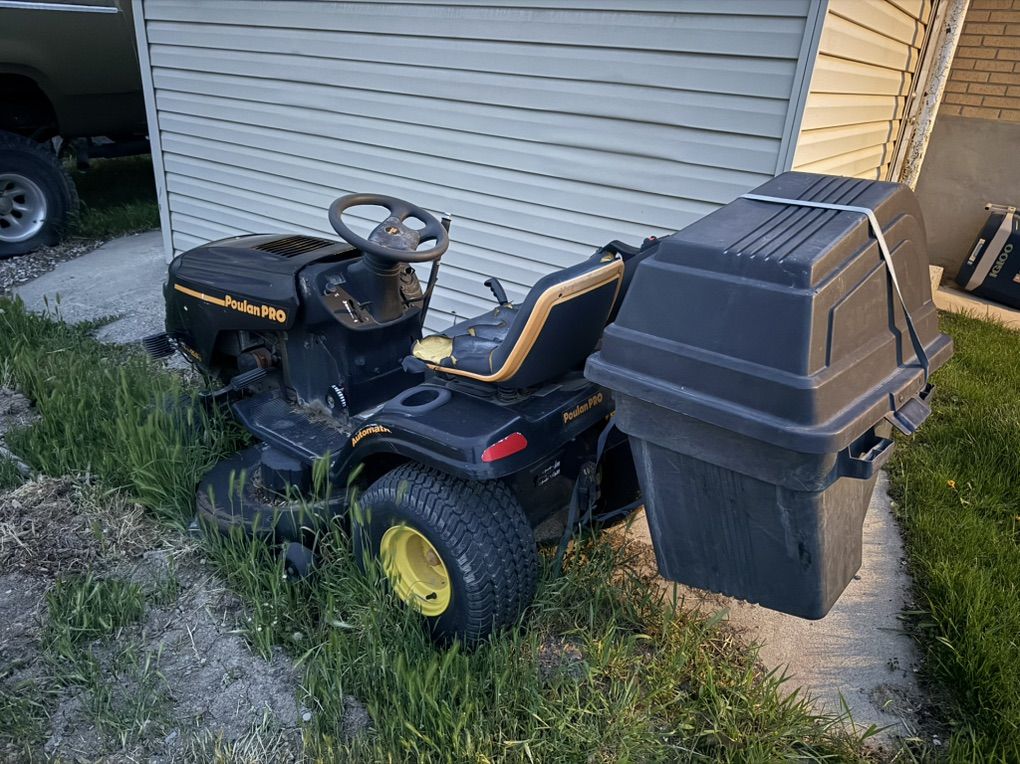 Poulan Riding Lawn Mower