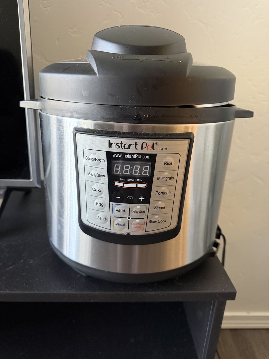 Instant Pot IP-LUX 6 Quart Pressure Cooker
