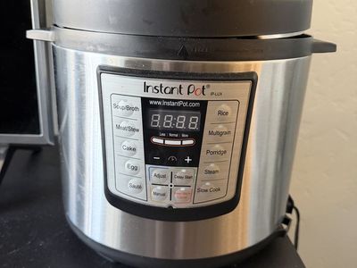 Instant Pot IP-LUX 6 Quart Pressure Cooker