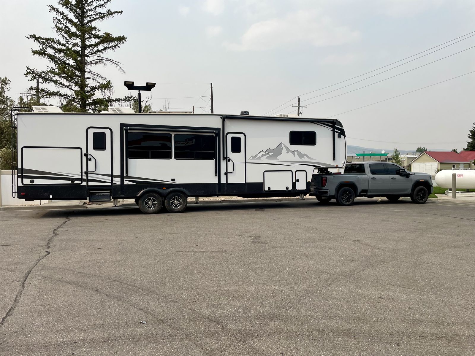 2024 East to West Ahara 378BH – Luxury Family Bunkhouse Fifth Wheel