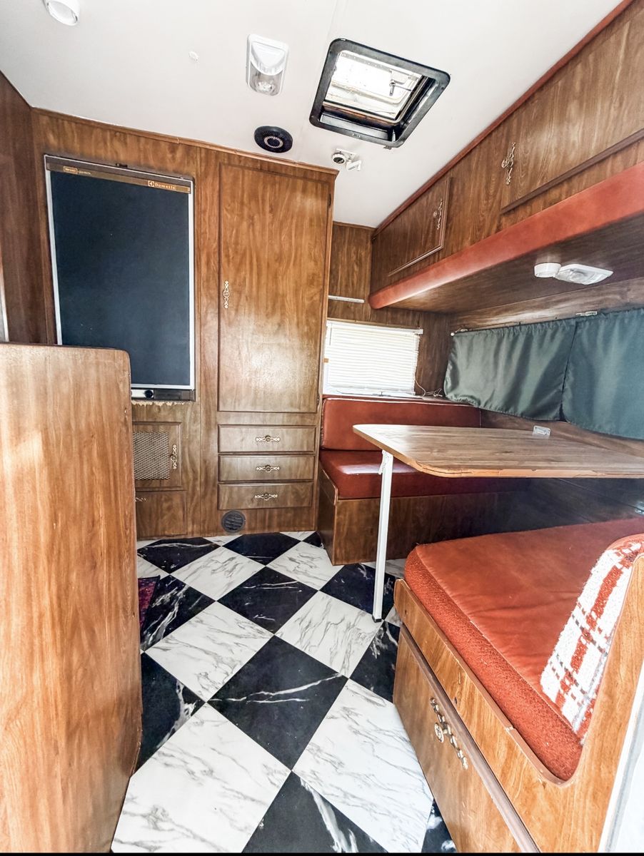 Main image 6