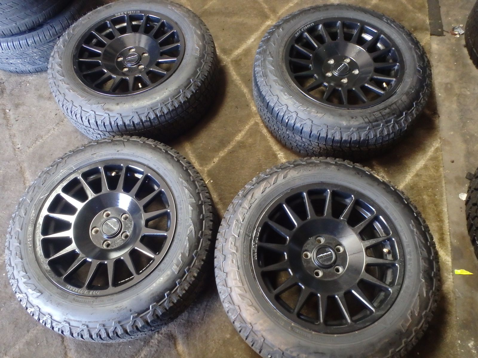 SET OF USED 17" METHOD WHEELS 5X114 AND TIRES 225/65R17