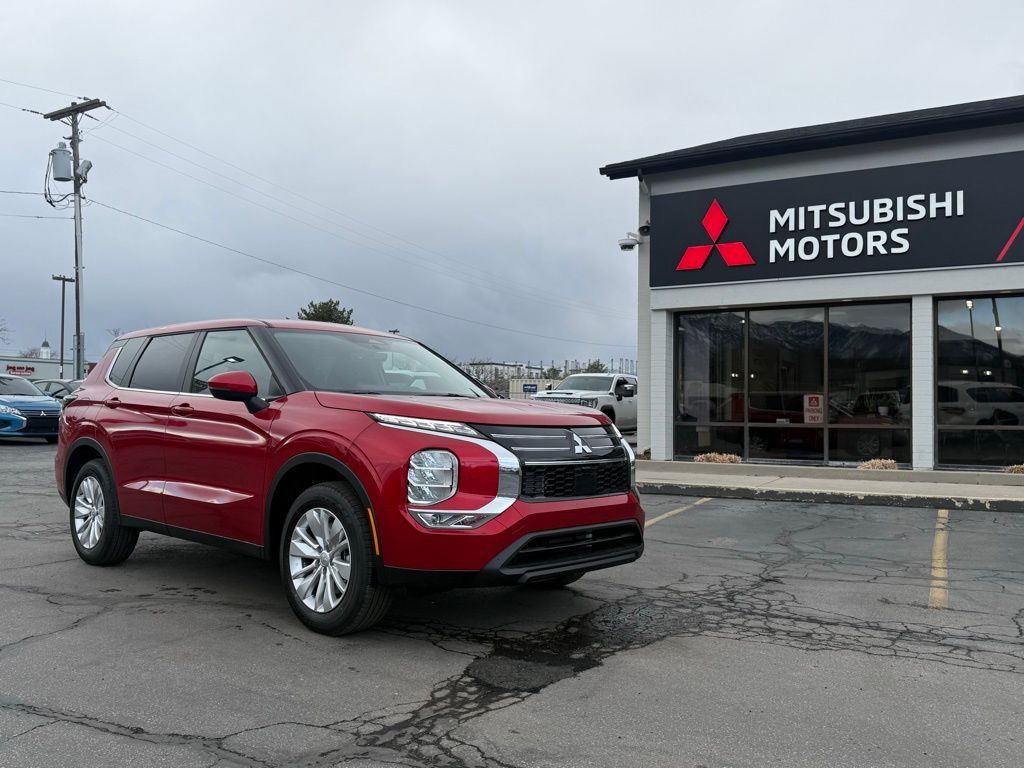 2026 Mitsubishi Outlander ES