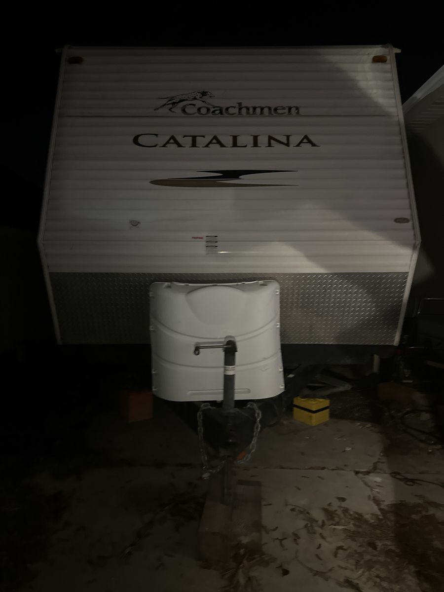 Coachmen Catalina Travel Trailer - 34 ft, 6512 lbs GVW, Sleeps 9 with AC & Awnings, 2 slide outs