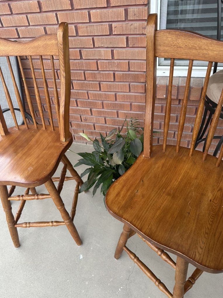 2 Swivel Barstools