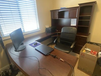 Execurive L-Shaped Home Office Desk with Hutch & Storage – Excellent Condition