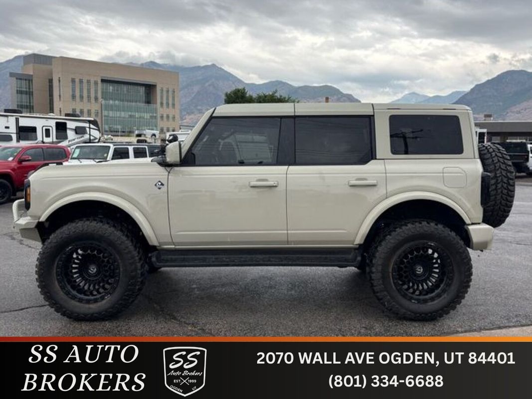 2026 Ford Bronco Outer Banks