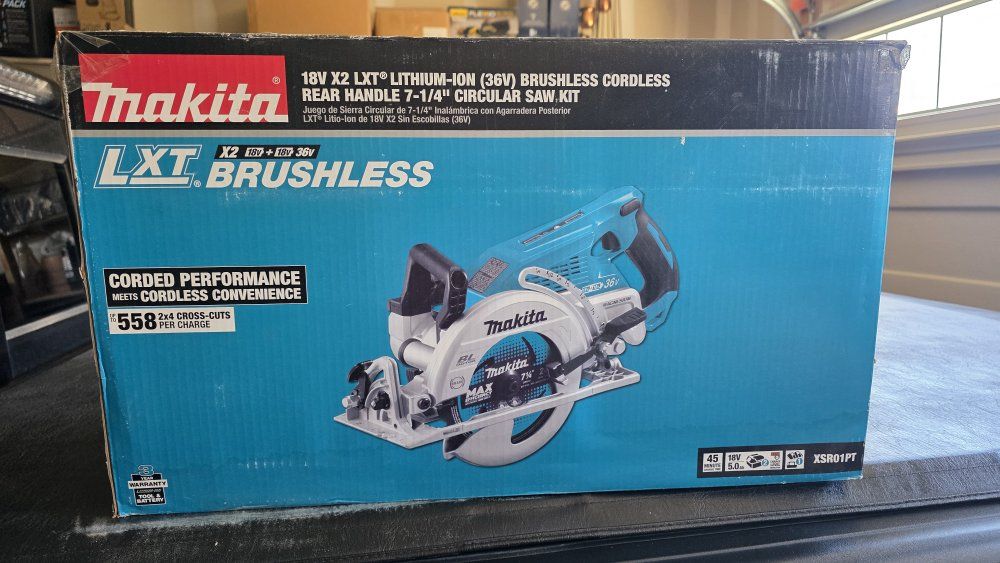 Makita 18V X2 LXT 36V Brushless Cordless Rear Handle 7-1/4" Circular Saw Kit