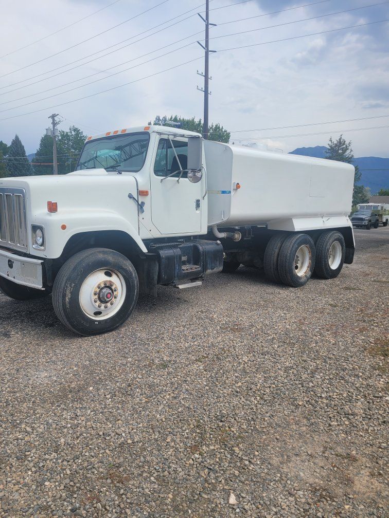 Nice stock water hauling  Truck