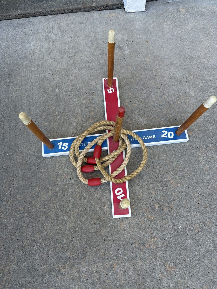 Vintage Wooden Ring Toss Lawn Game with Target Base and Rope Rings